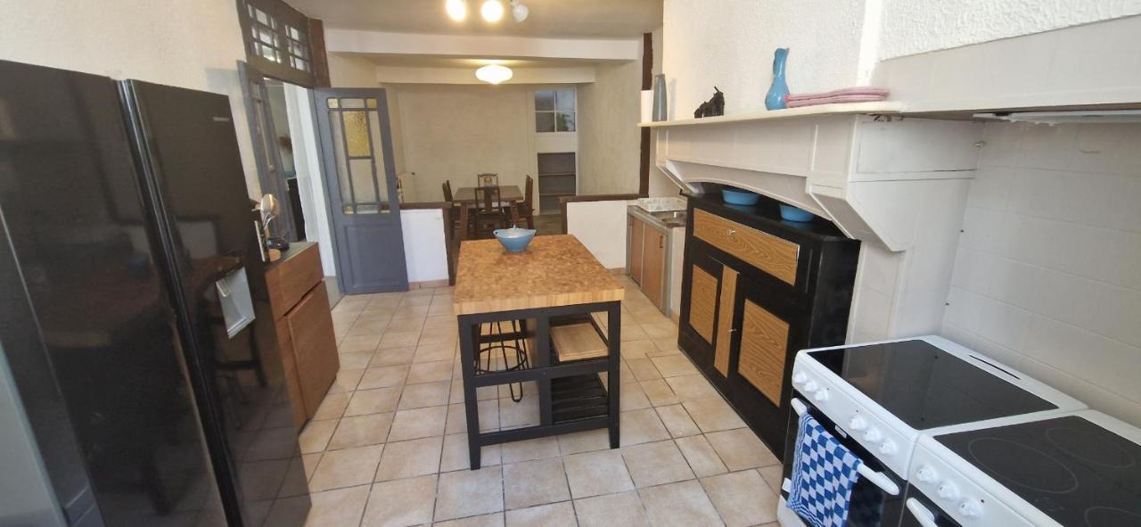 Chambre Dans Maison De Ville - 2 Personnes Oloron-Sainte-Marie Esterno foto