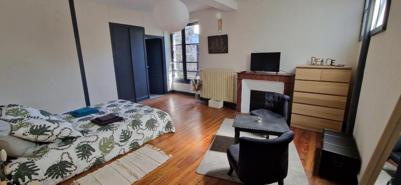 Chambre Dans Maison De Ville - 2 Personnes Oloron-Sainte-Marie Esterno foto