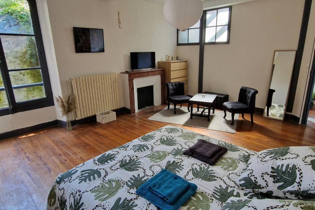 Chambre Dans Maison De Ville - 2 Personnes Oloron-Sainte-Marie Esterno foto
