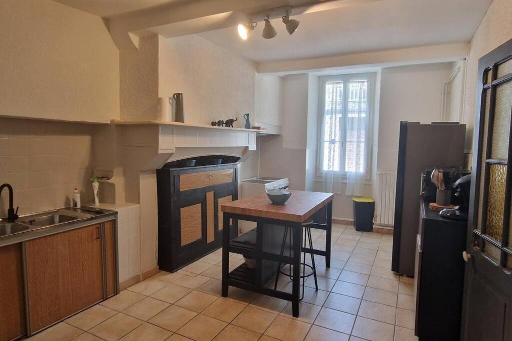 Chambre Dans Maison De Ville - 2 Personnes Oloron-Sainte-Marie Esterno foto